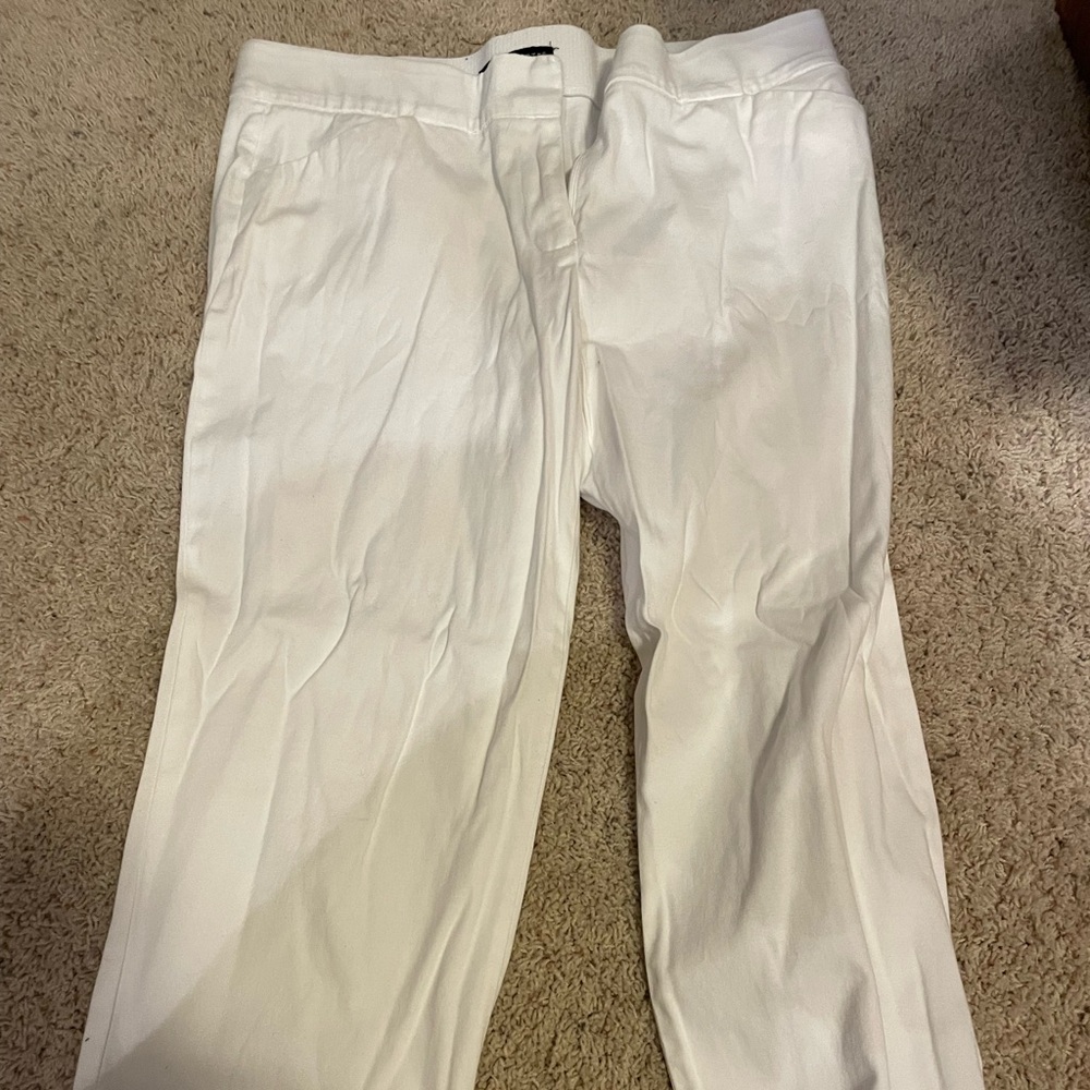 Women’s white cotton capris